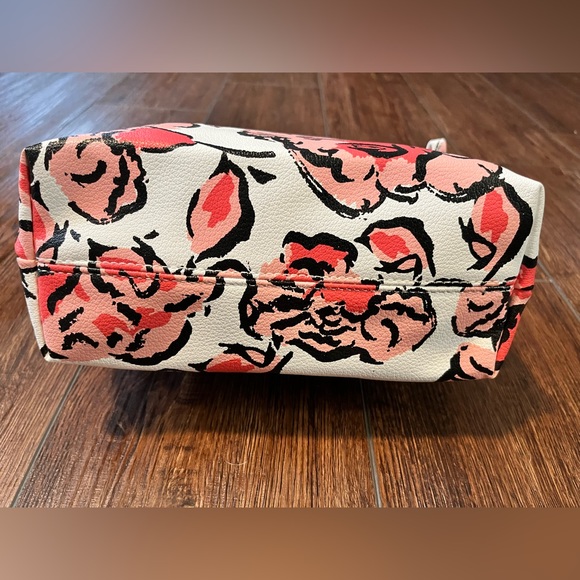 NWOT Giani Bernini crossbody bag. Non-leather. Adjustable strap. - Picture 4 of 15